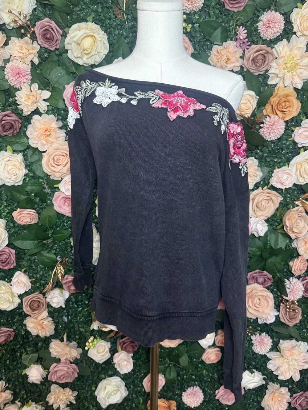 Guess Charcoal Gray Off-Shoulder Shirt with Pink and White Floral Appliqué